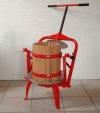 Star fruktpress, 20 liter, oplukkelig. M�l: H: 750 mm. Kurvediam.: 250 mm.